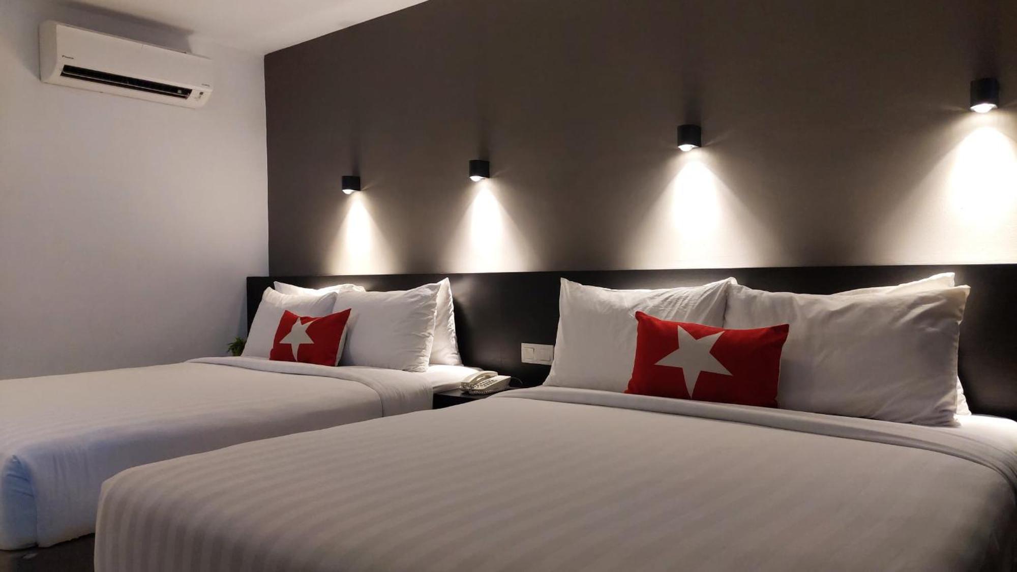 Manhattan Hotel ايبوه المظهر الخارجي الصورة