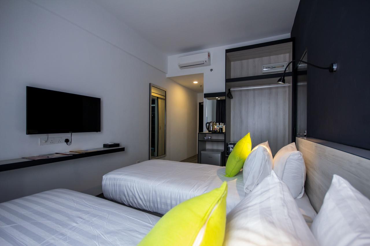 Manhattan Hotel ايبوه المظهر الخارجي الصورة