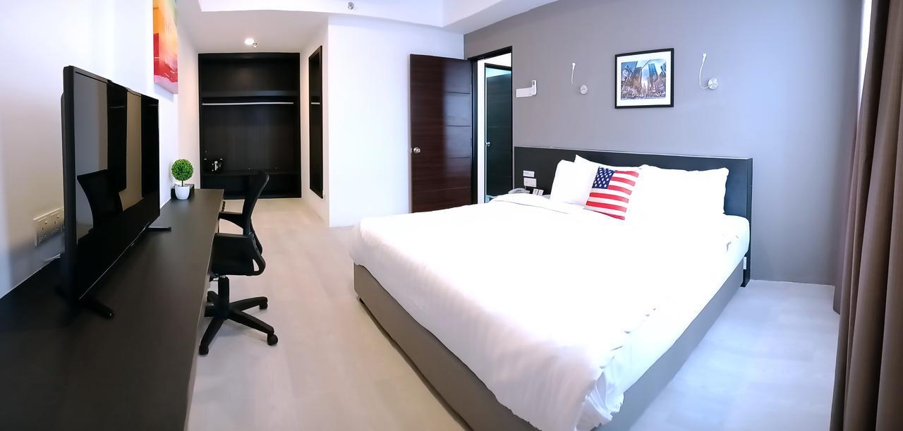 Manhattan Hotel ايبوه المظهر الخارجي الصورة