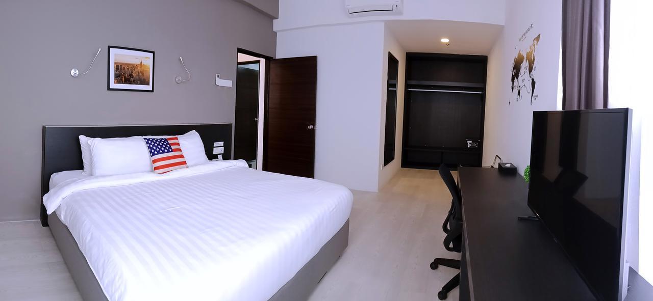Manhattan Hotel ايبوه المظهر الخارجي الصورة